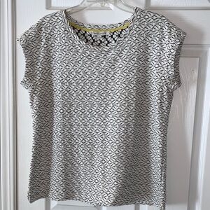 Rose & Olive Black and White Wave Pattern Blouse